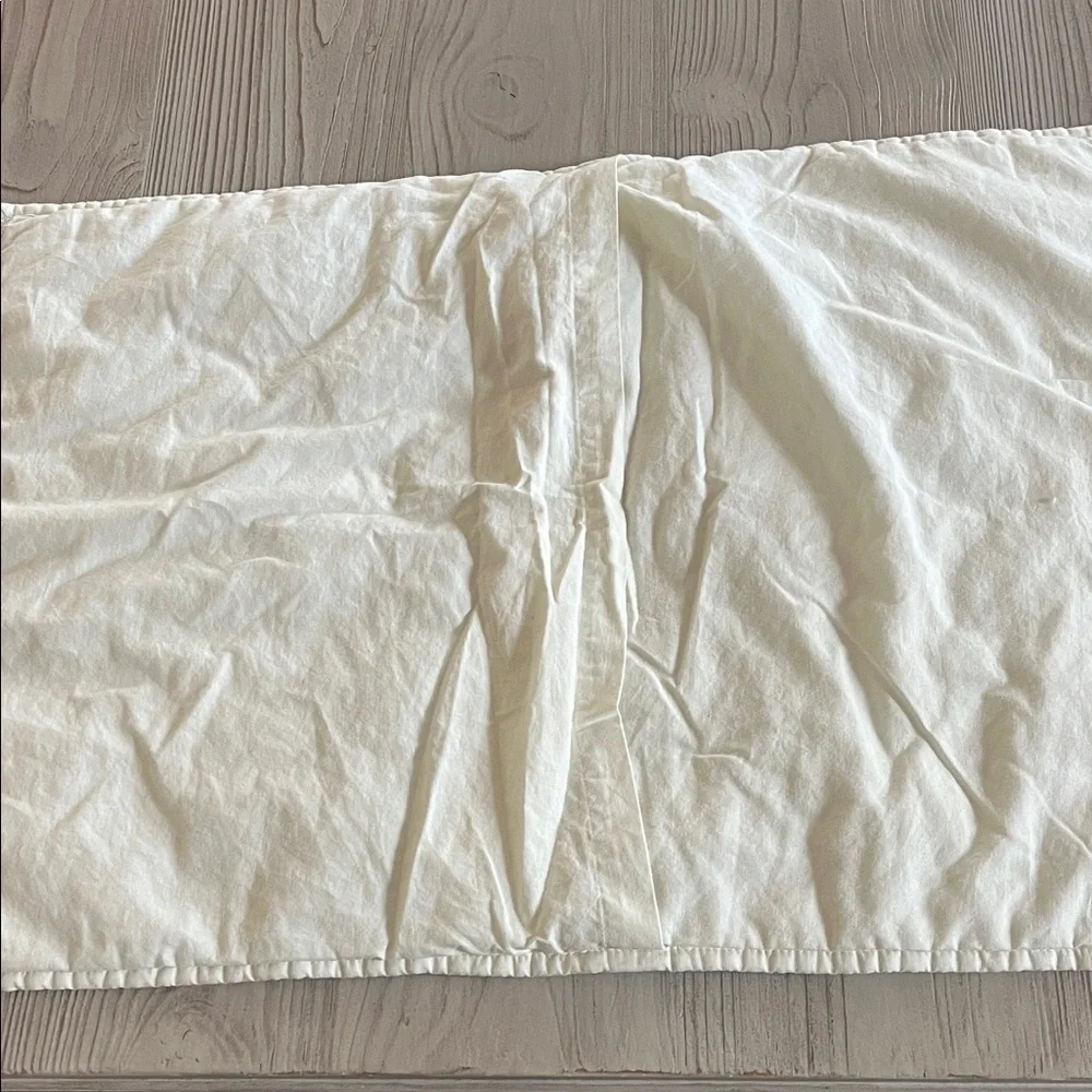 Pottery Barn Belgian flax tufted Quilted sham classic ivory standard size
